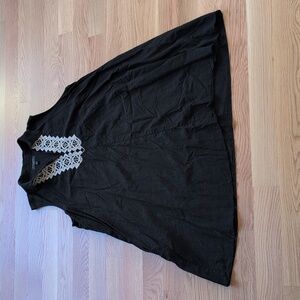 Banana Republic Black V-Neck Embroidered Shift Dress with Pocket - XL EUC
